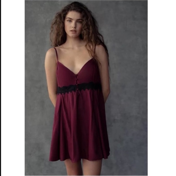 Urban Outfitters Azalea Lace Inset Frock Dress in Burgundy Size Small - Picture 5 of 5